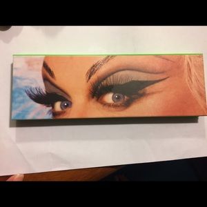Kat Von D I Am Divine Palette